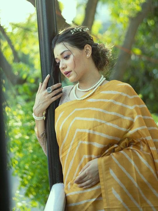 Yellow Tussar Silk Leheriya Printed Zari Border Saree With Blouse Piece