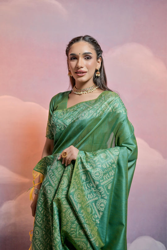 Green Handloom Raw Silk Weaving Designer Saree with Blouse