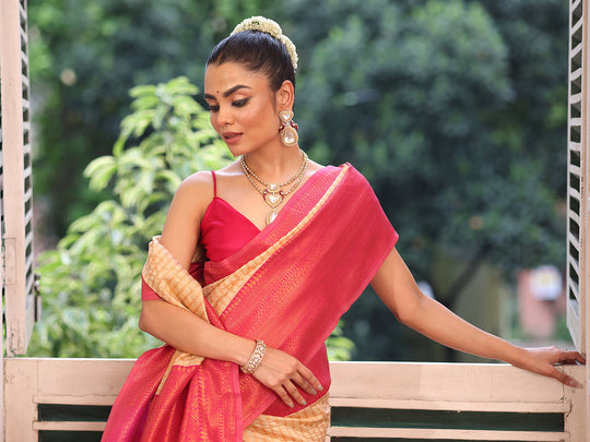 Red Kanjeevaram Silk Blend Woven Design Zari Saree With Blouse Piece