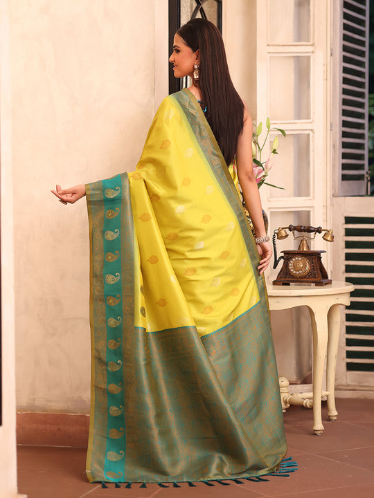 Green Kanjeevaram Silk Blend Woven Design Zari Saree With Blouse Piece