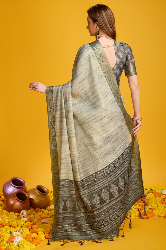 Green Silk Saree With Blouse Piece