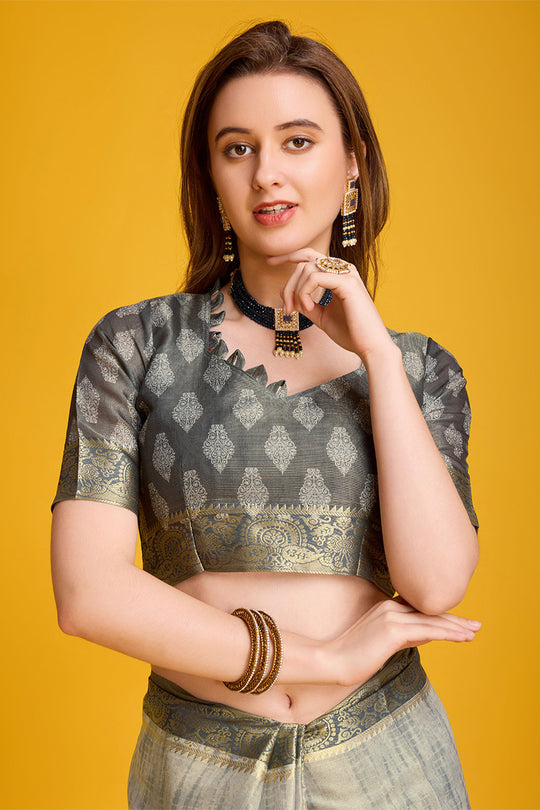 Green Silk Saree With Blouse Piece