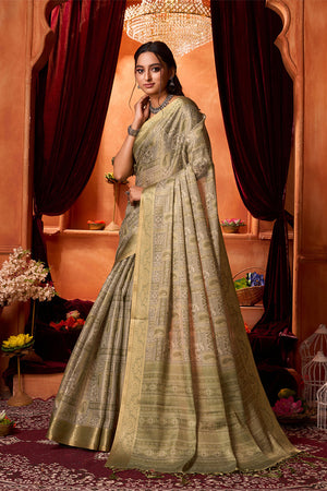 Green Silk Saree With Blouse Piece