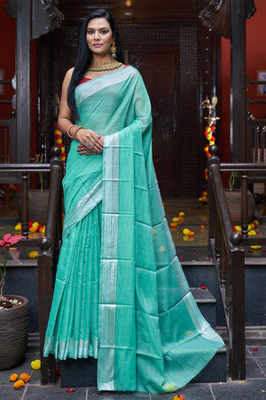 Womens Silk Green Saree With Blouse Piece