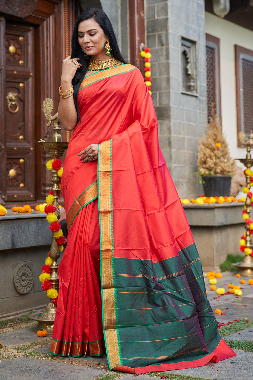 Womens Silk Red Saree With Blouse Piece