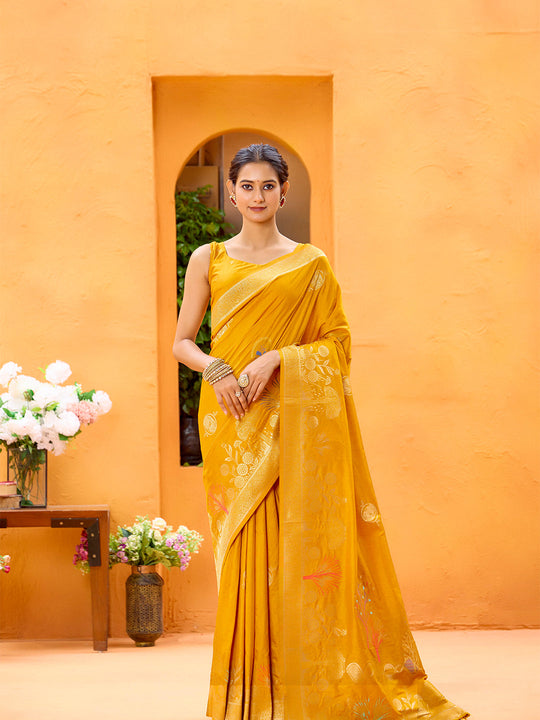 Dola Silk Banarasi Silk Saree With Blouse Piece