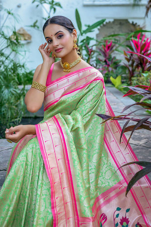 Green Kanjeevaram Silk Blend Saree With Blouse Piece