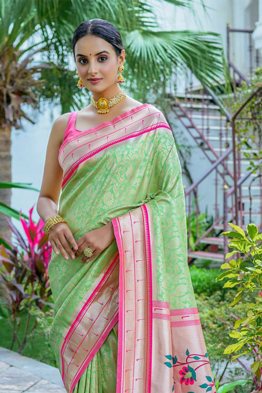 Green Kanjivaram Silk Blend Saree With Blouse Piece