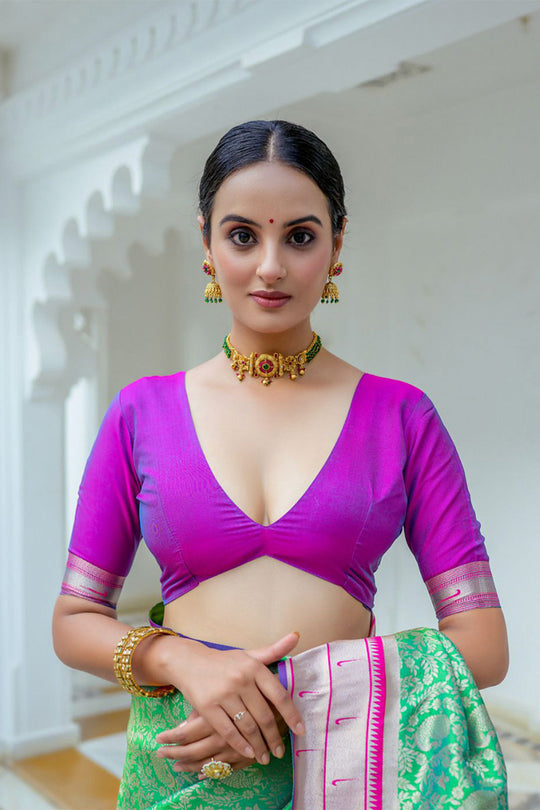 Green Kanjivaram Silk Blend Saree With Blouse Piece