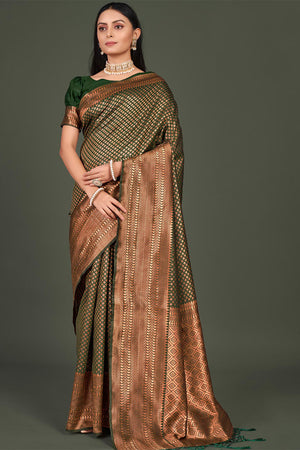 Womens Kanjivaram Silk Pine Green Saree With Blouse Piece