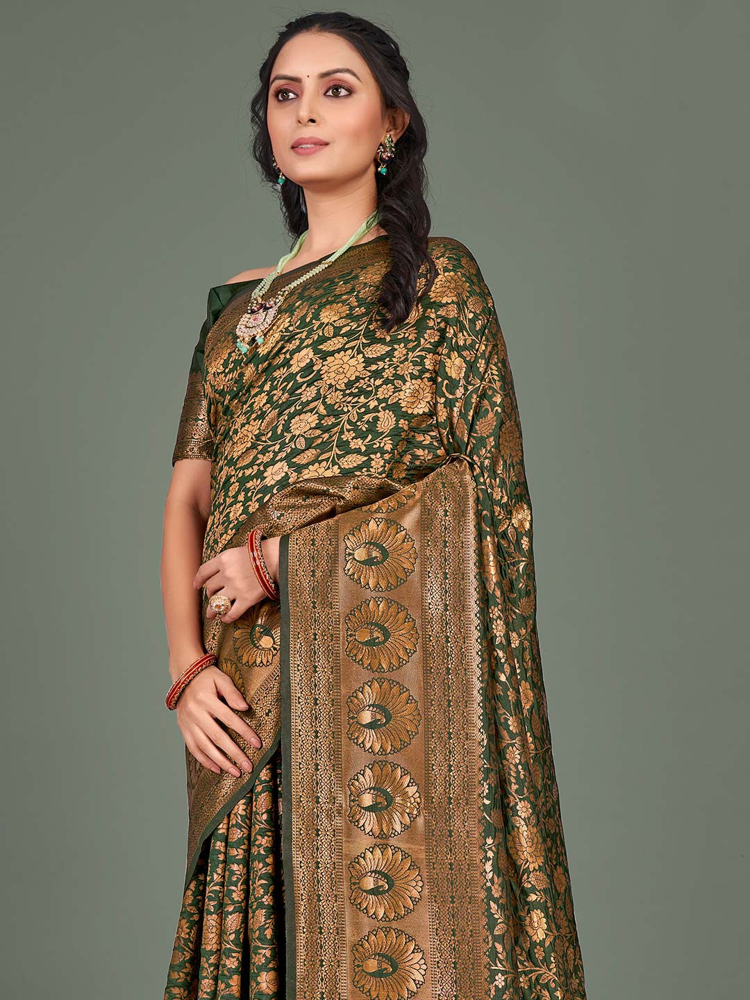 Womens Banarasi Silk Saree With Blouse Piece