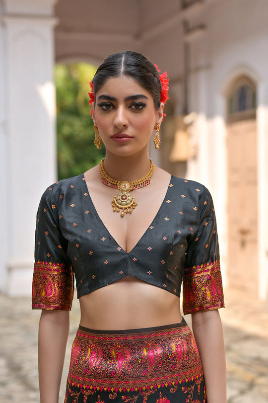 Silk Saree Featuring Beautiful Pashmina Thread Weaving