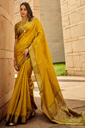 Yellow Banarasi Patola Silk Saree With Blouse Piece