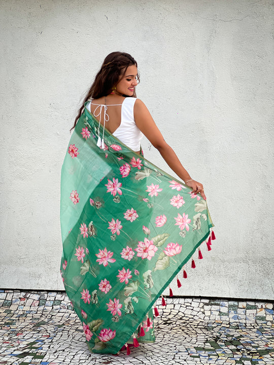 Rama Banarasi Silk Blend Saree With Blouse Piece