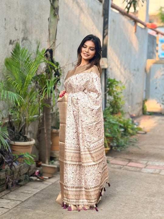 Baige Banarasi Silk Blend Saree With Blouse Piece