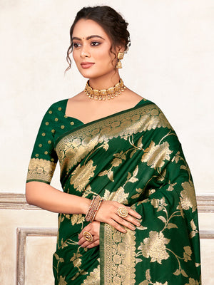 Green Silk Saree With Blouse Piece