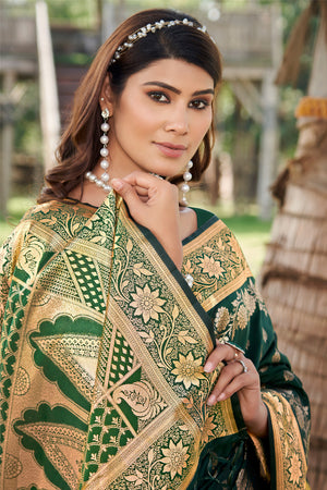 Green Silk Saree With Blouse Piece