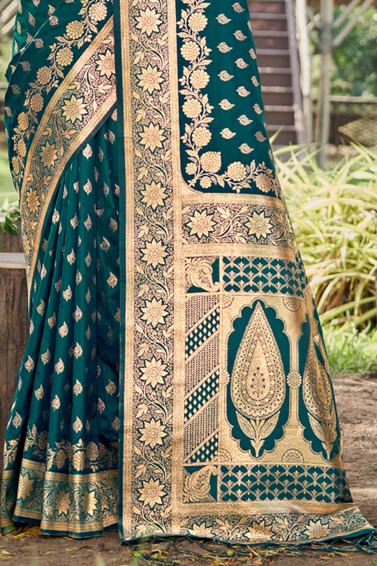 Green Silk Saree With Blouse Piece