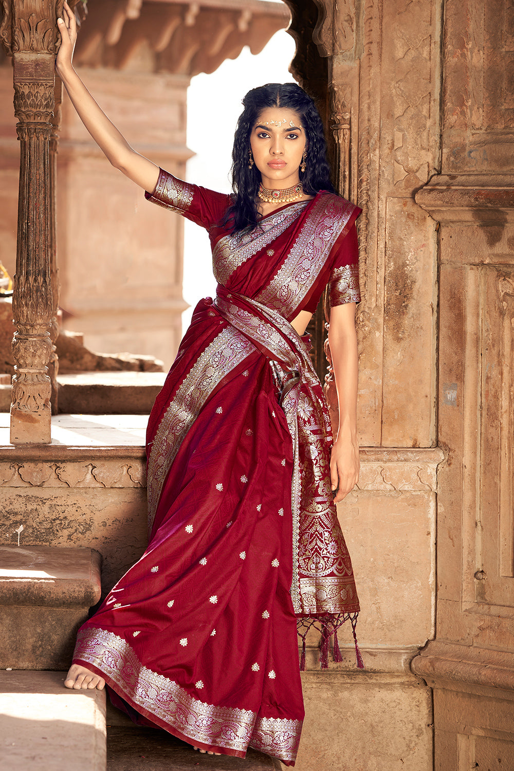 HOUSE OF BEGUM Handloom Sarees : Buy HOUSE OF BEGUM Bridal Banaras Maroon  Silk Saree With with Unstitched Online | Nykaa Fashion