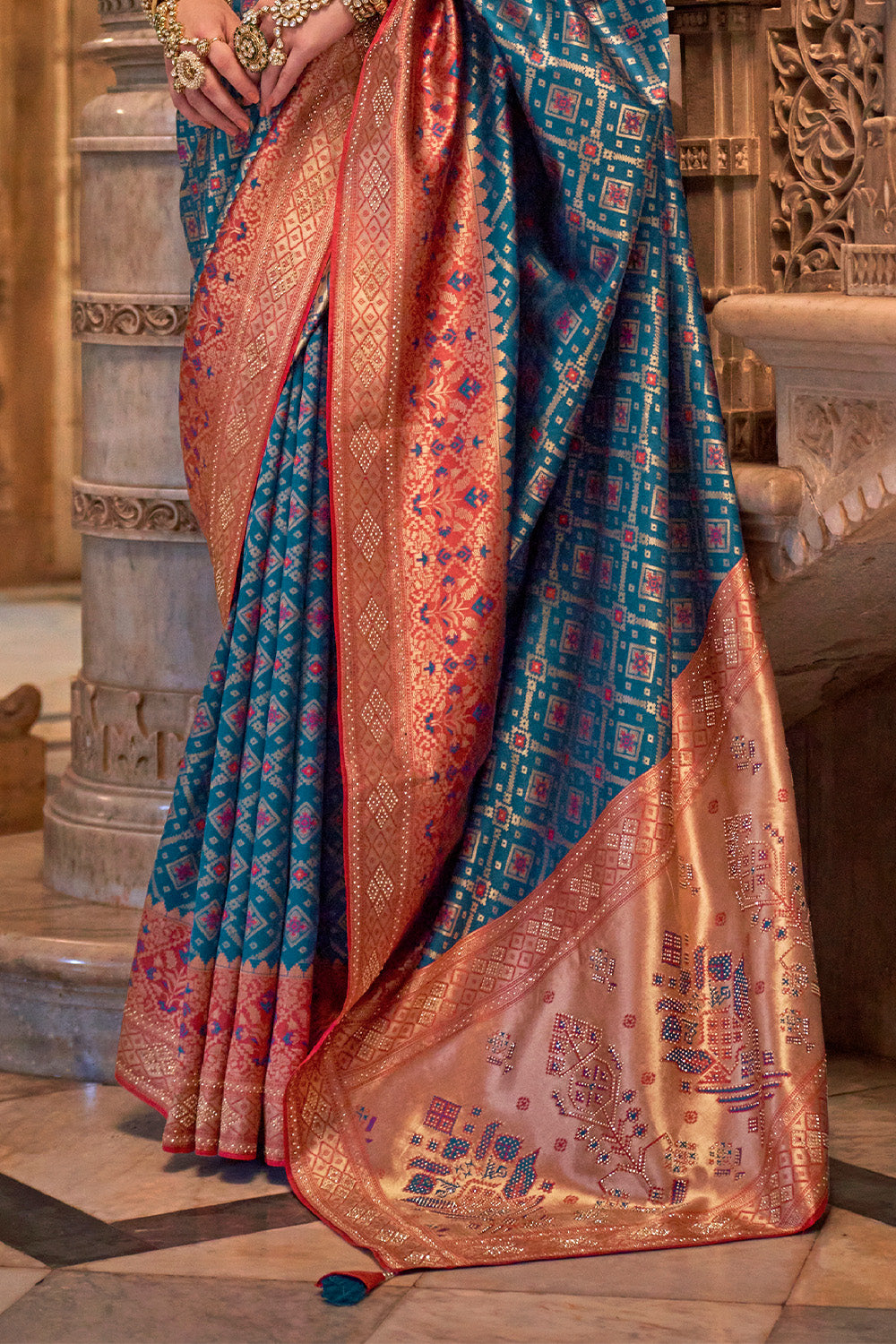 Peacock Blue Banarasi Silk Saree With Blouse Piece