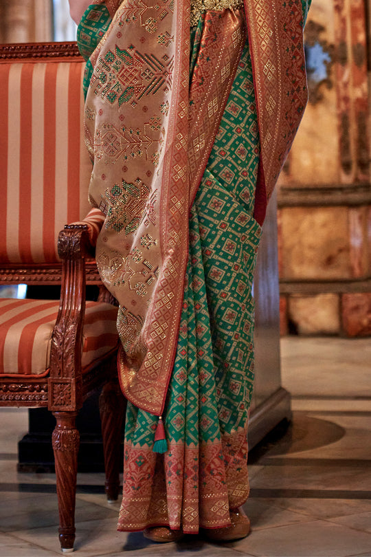 Bottle Green Banarasi Silk Saree With Blouse Piece