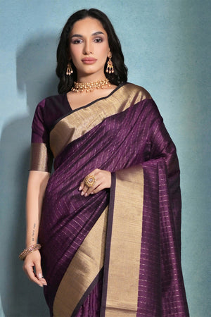 Maroon Silk Blend Saree With Blouse Piece