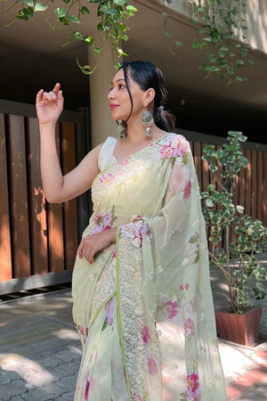 Green Georgette Saree with Cream Blouse Piece