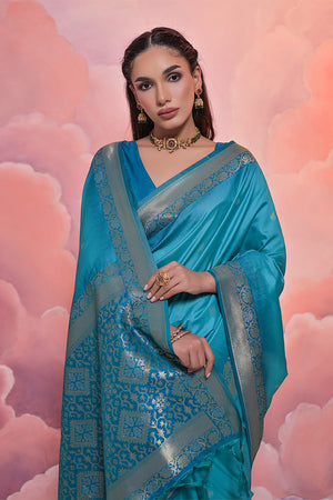 Teal Silk Blend Saree With Blouse Piece