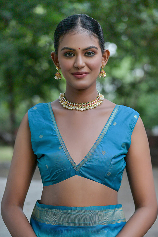 Teal Silk Blend Saree With Blouse Piece