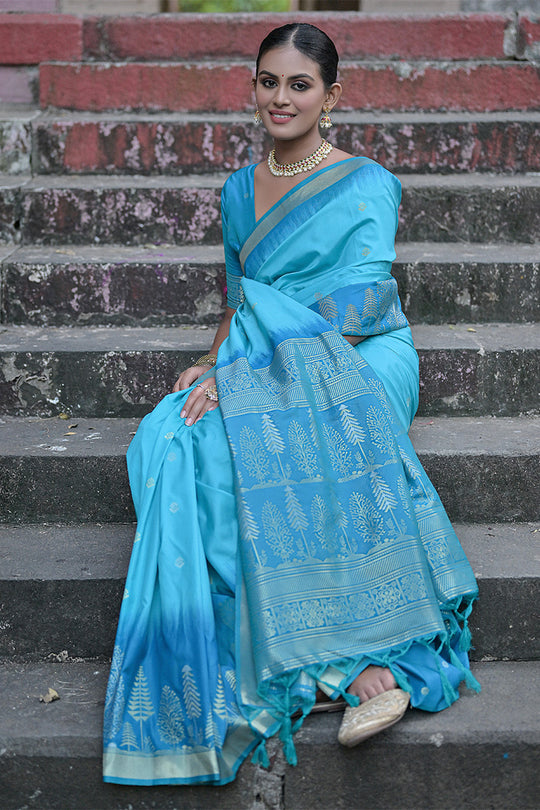 Teal Silk Blend Saree With Blouse Piece