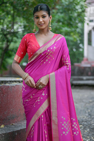 Purple Silk Blend Saree With Blouse Piece