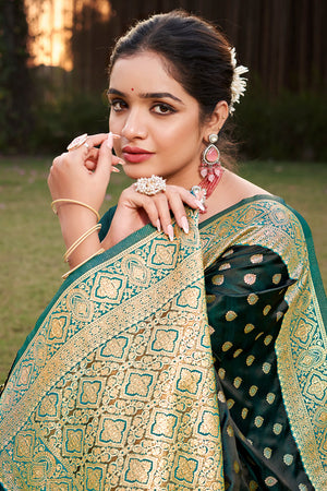 Sea Green Stain Silk Saree With Blouse Piece