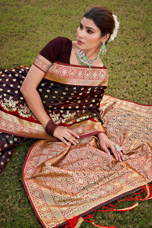 Brown Stain Silk Saree With Blouse Piece
