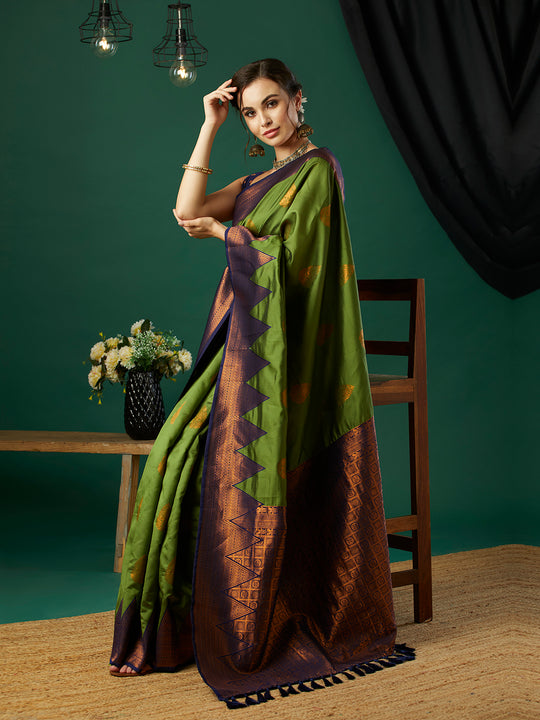 Banarasi Silk Saree With Blouse Piece