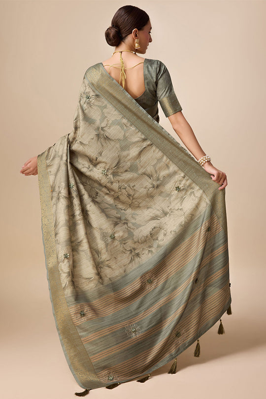 Green Silk Saree With Blouse Piece
