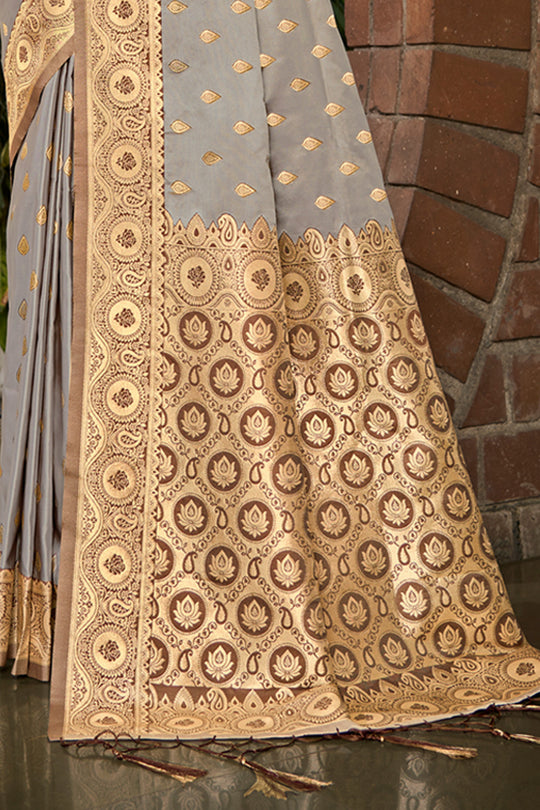 Grey Stain Silk Saree With Blouse Piece