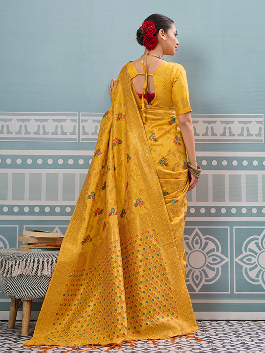 Yellow Silk Saree With Blouse Piece