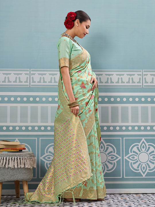 Pista Silk Saree With Blouse Piece