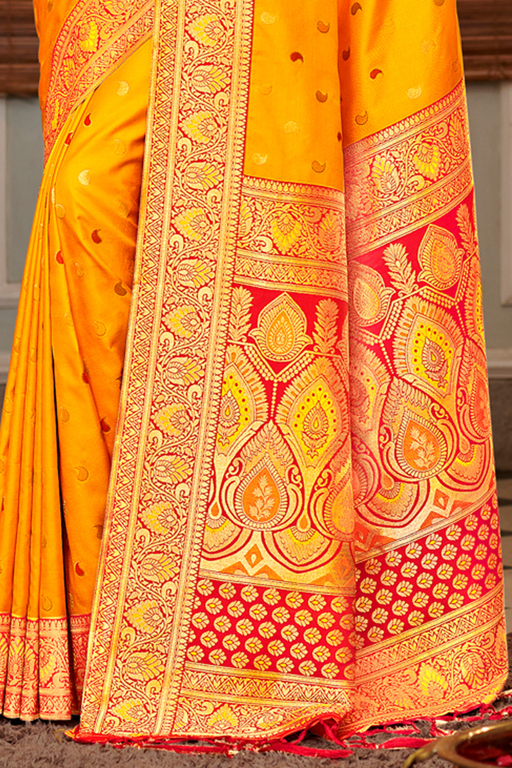 Yellow Banarasi Silk Saree With Blouse