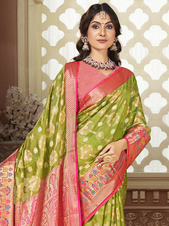 Green Silk Saree With Blouse Piece