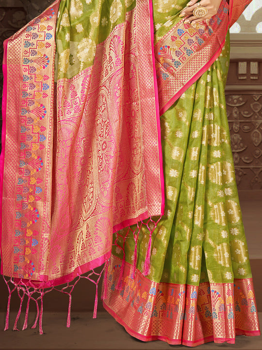 Green Silk Saree With Blouse Piece