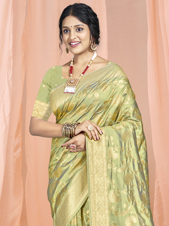 Green Silk Saree With Blouse Piece
