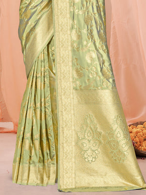 Green Silk Saree With Blouse Piece