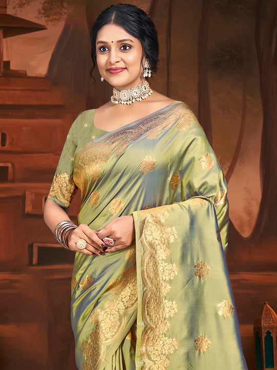 Green Silk Saree With Blouse Piece