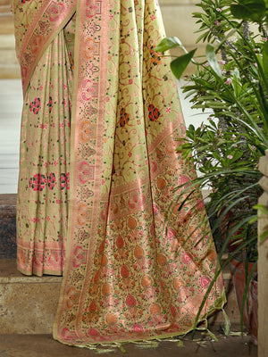 Green Silk Blend Saree With Blouse Piece