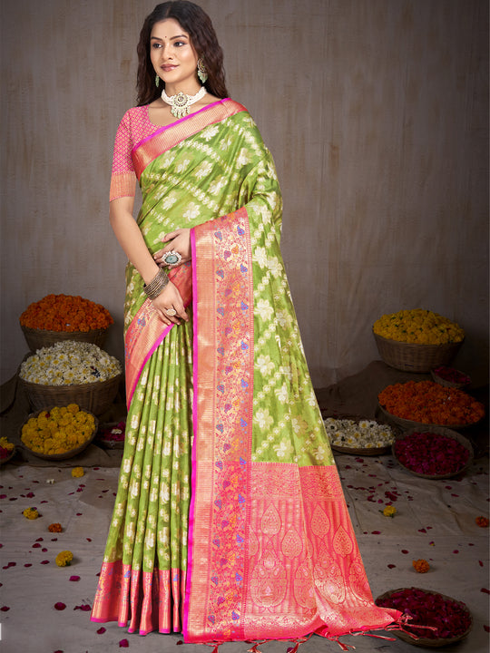 Green Silk Saree With Blouse Piece
