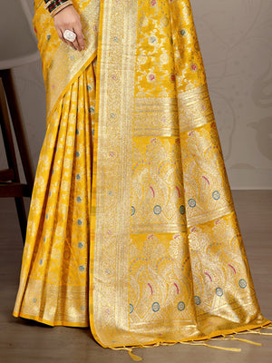 Yellow Silk Saree With Blouse Piece