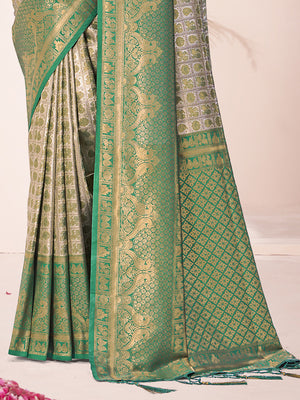 Green Silk Saree With Blouse Piece