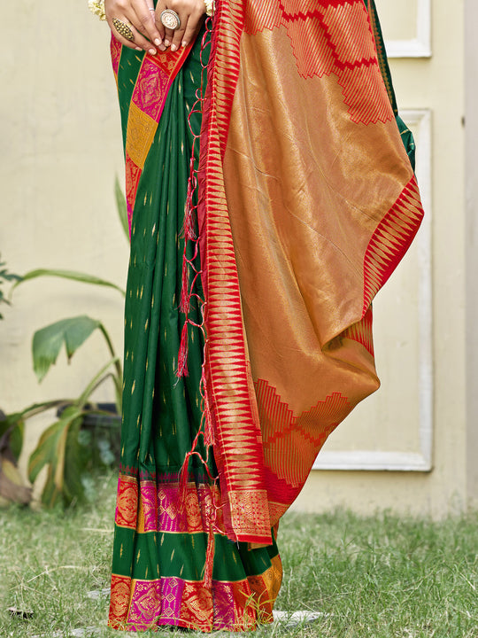 Green Silk Saree With Blouse Piece