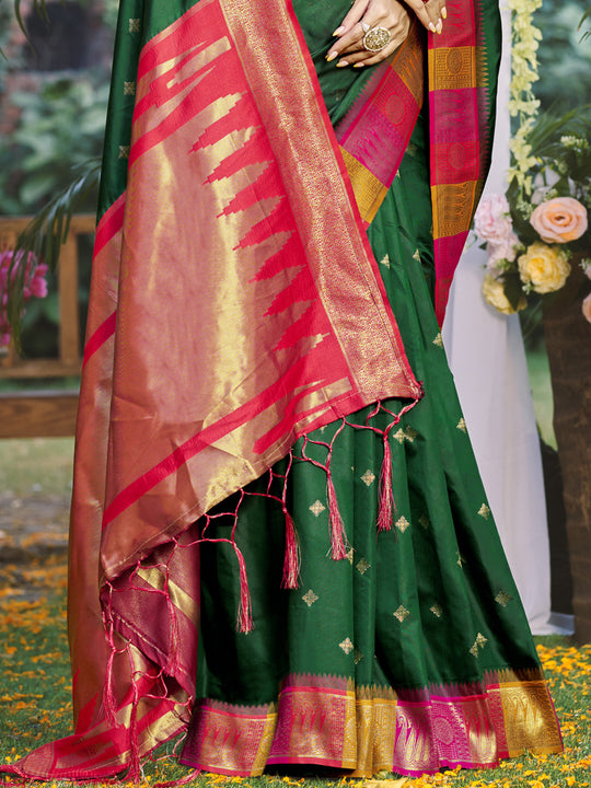 Green Silk Saree With Blouse Piece